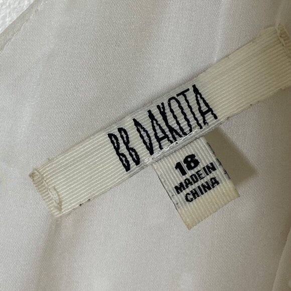 BB Dakota Swiss Dot White Dress Plus 18 Sleeveless V-Neck - Picture 3 of 7